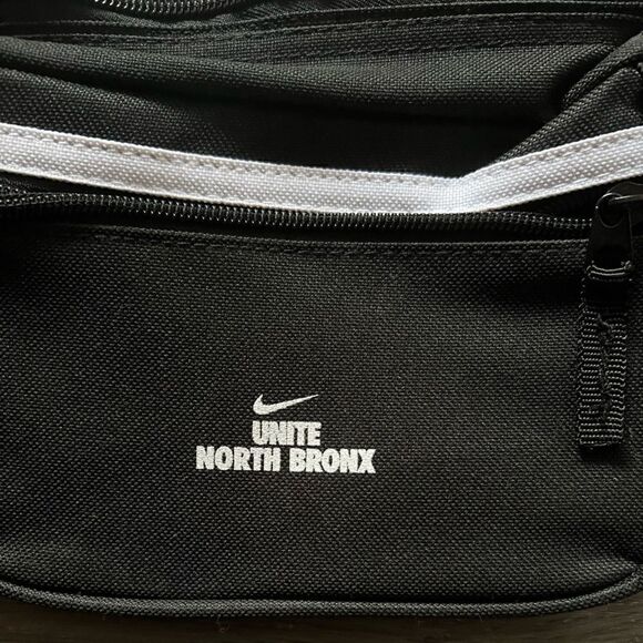 Nike Bronx Fanny pack  - Picture 1 of 3